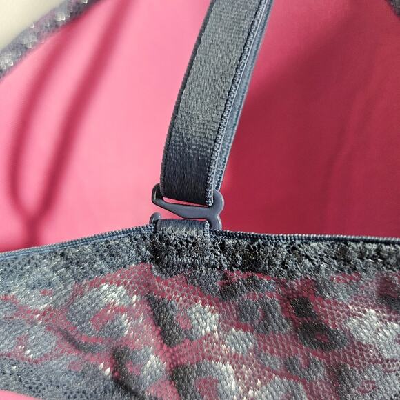 PINK by Victoria's Secret  Lightly Padded Underwire T-shirt Lace Bra 32D - Picture 4 of 8